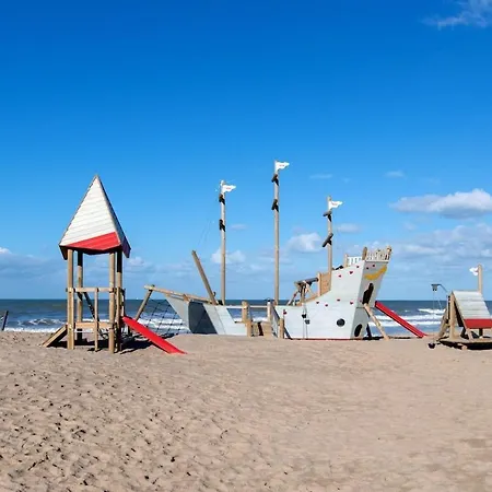 Prachtige In Met Verwarmd Zwembad Ostende