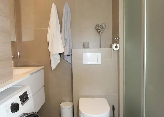 Prachtige In Met Verwarmd Zwembad Ostende